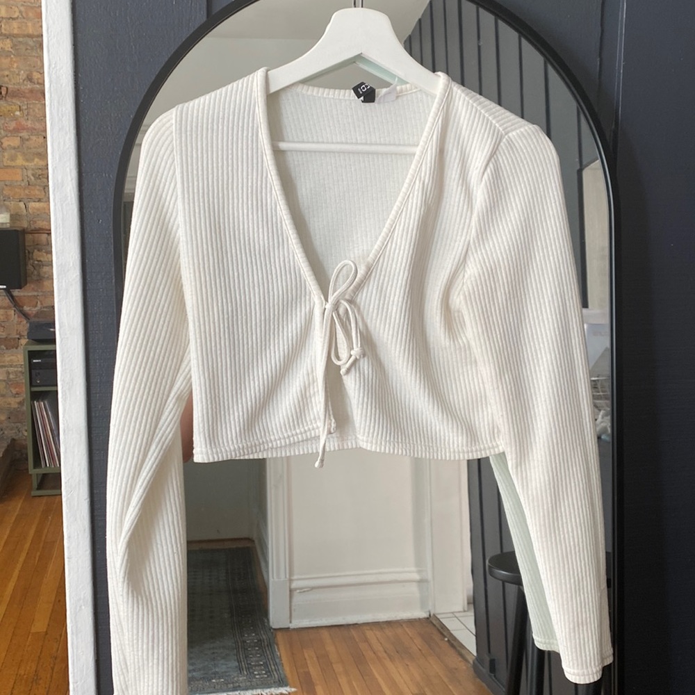Tie top